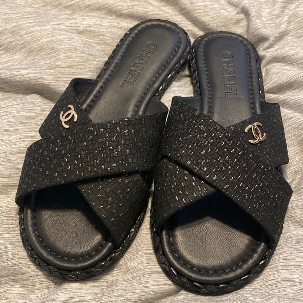 Chanel slides